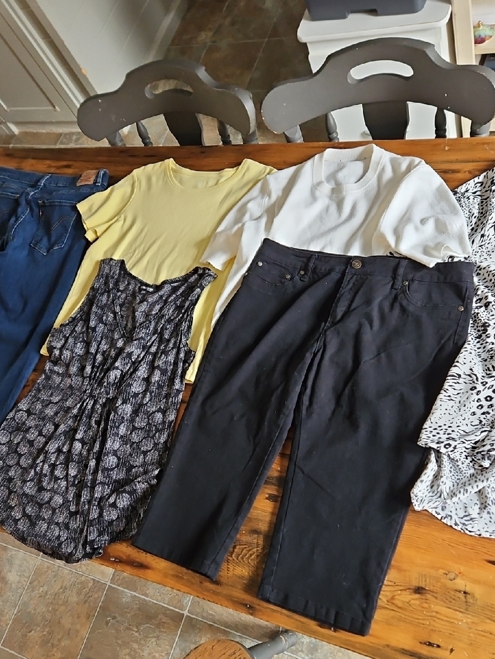 #2 Building Block Bundle Levis Red Tab Sz 14, BLACK stretch Capri Sz 12 +4 tops